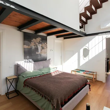 Apartment Beautiful Loft Near Navigli *